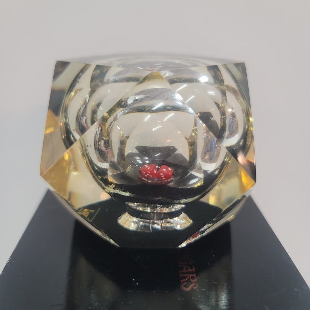 Vintage acrylic Lucite paperweight gambler Craps WORKING rolling DICE Casino